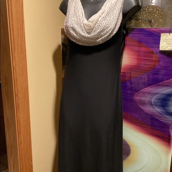 JACKIE JON NY BLACK CREAM EMBELLISHED FORMAL SLEEVELESS MAXI DRESS SZ. 4 - Picture 10 of 16